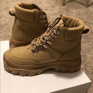 Women’s Chunky Hiker Boots